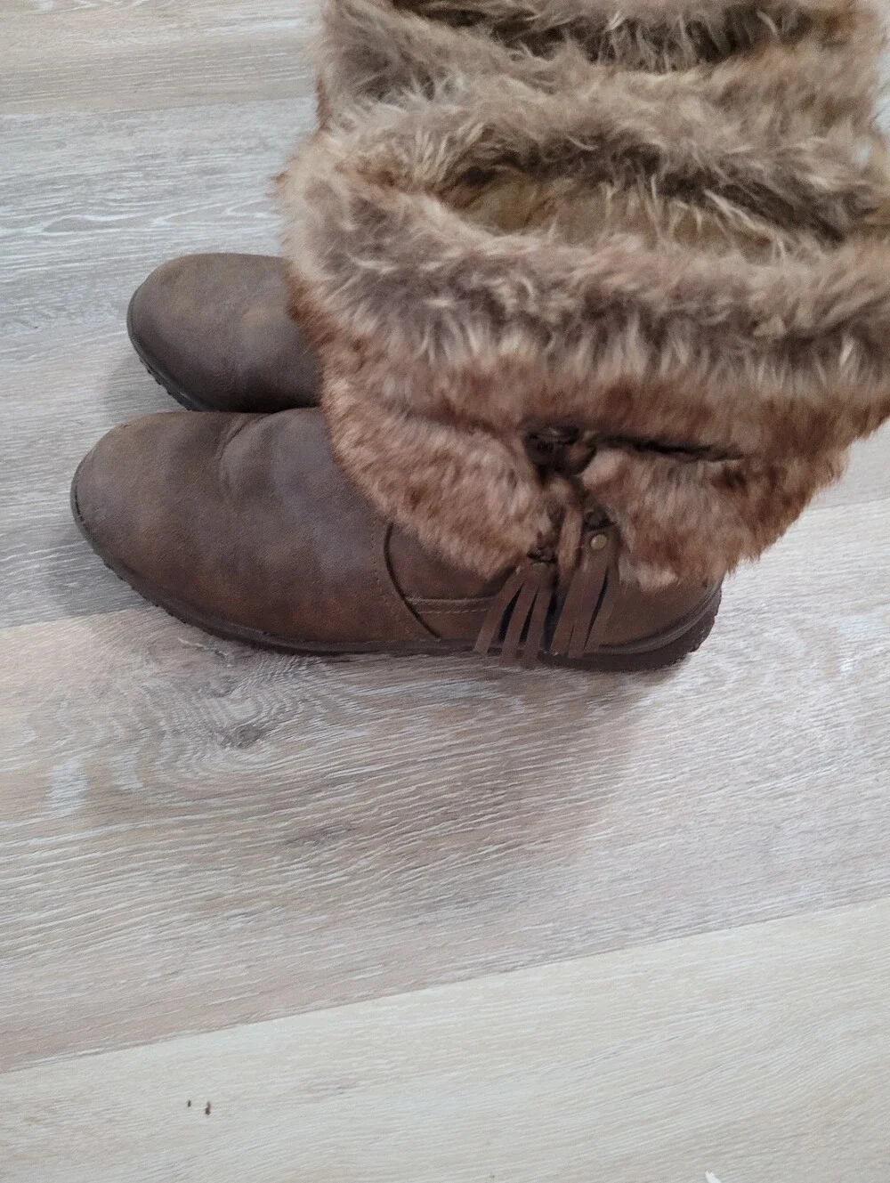 Minnetonka Women's Everett Faux Fur Cuff Boots Size 9 Brown Winter Snow Boot